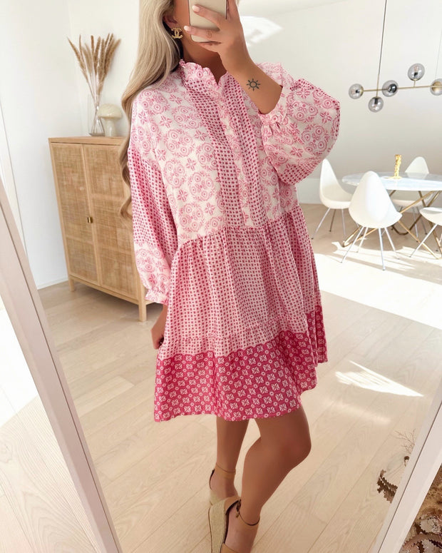 Levi poly 7/8 short dress snow white/pink palma - FORUDBESTILLING LEV. UGE 49