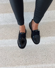 Surround me loafers black
