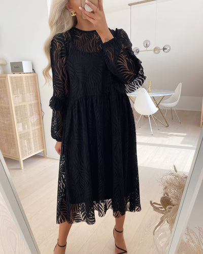Lucianna ls midi lace dress black