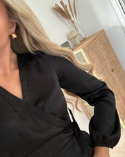 Sabi ls wrap dress black - FORUDBESTILLING LEV. UGE 50