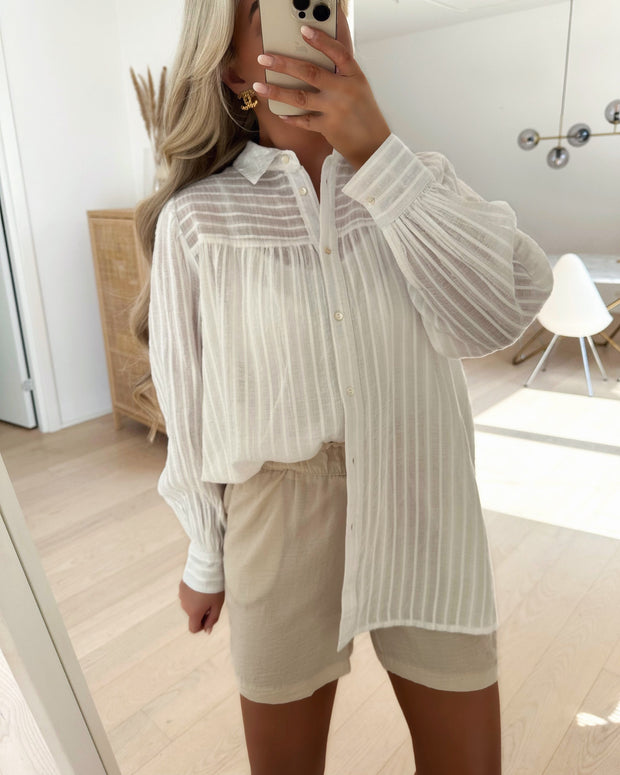 Ilia shirt white