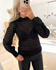 Avery l/s lace top black