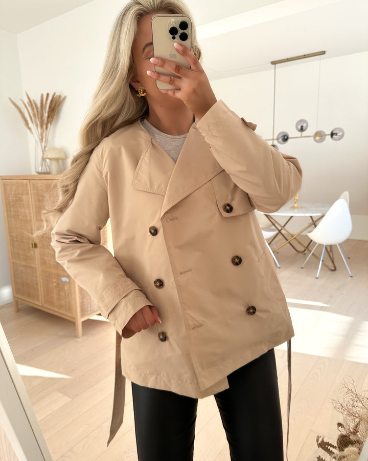 Vero Moda jakke pernillemie short irish cream