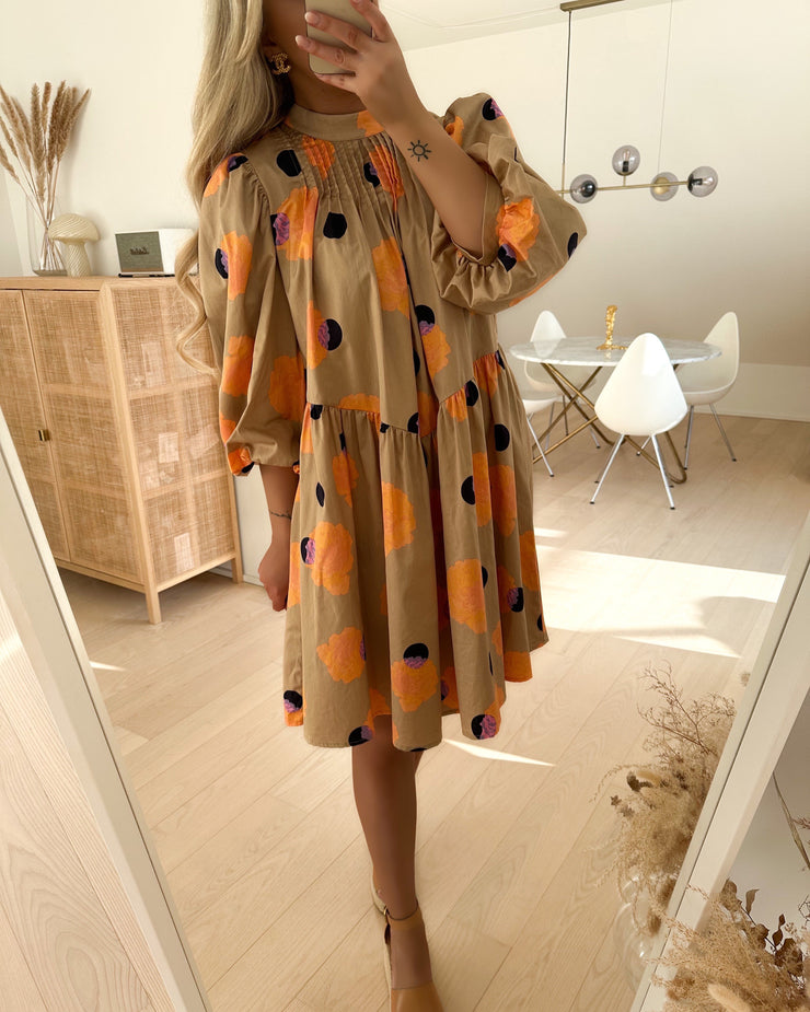 Roxanne 3/4 dress warm sand