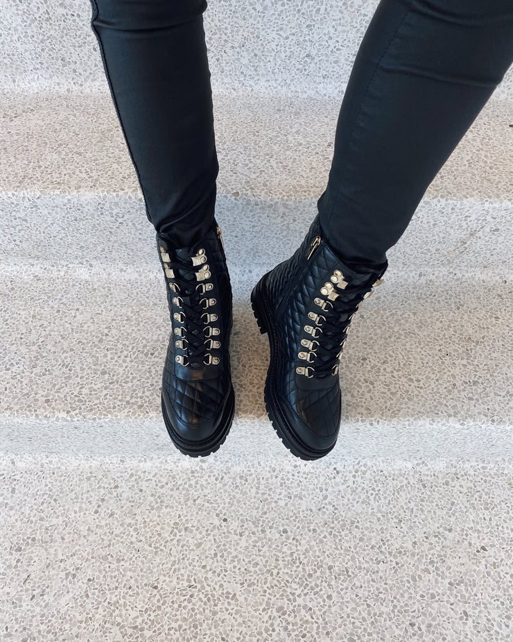 Watch quilted boots black gold