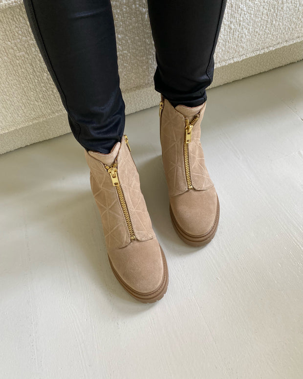 Moonlight suede boots sand