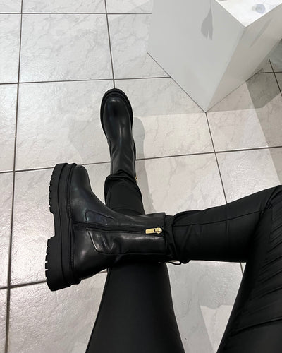 Trek boots black
