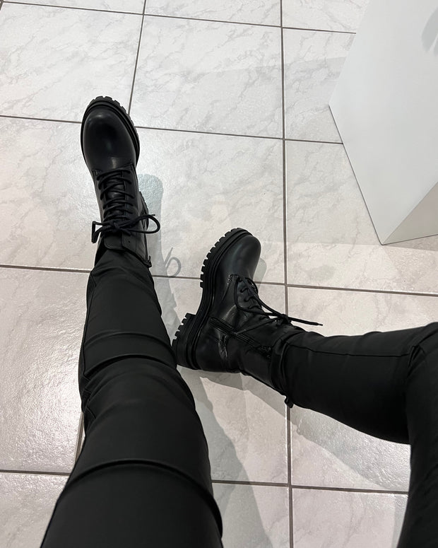 Vista lace boots black