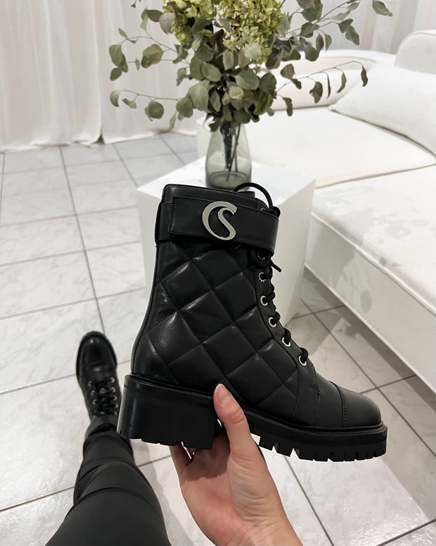 Fame boots black