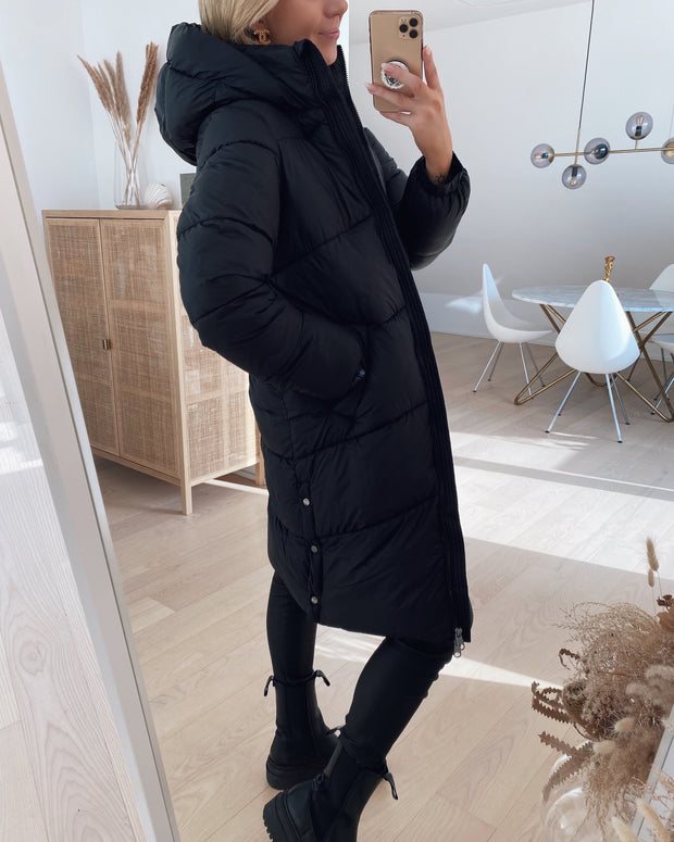 Uppsala long coat black