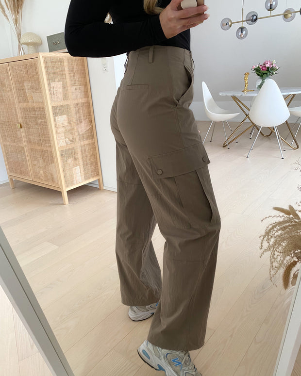Riley loose cargo pants desert taupe