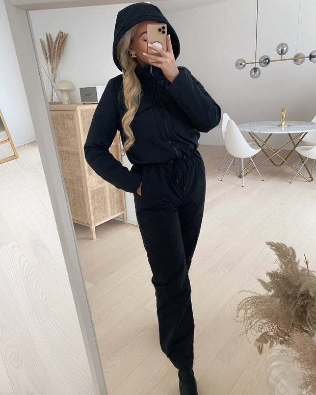 Mira wholesuit black
